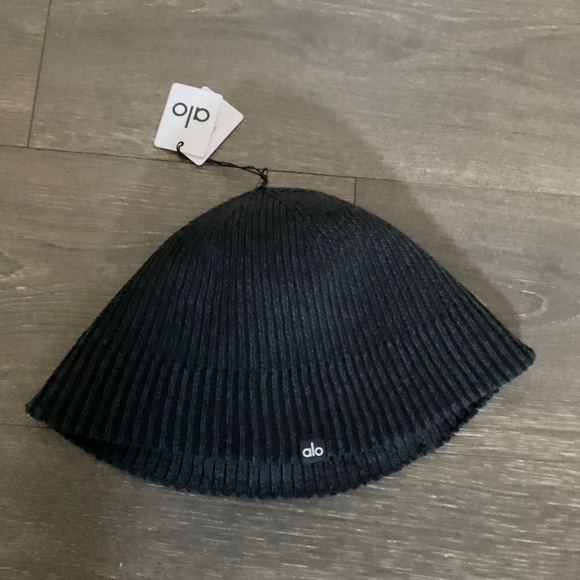 Alo Yoga Denim Knit Cloche Black/Anthracite. main image 8